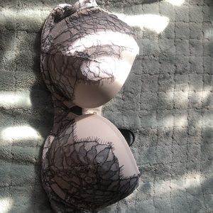 Victoria’s Secret Very Sexy Push Up Bra